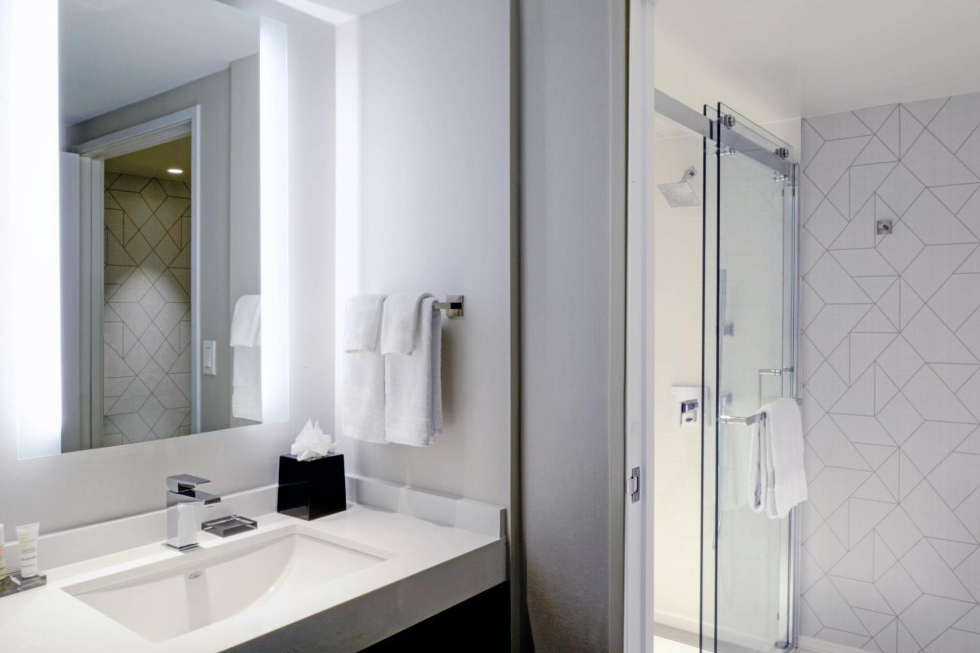 Long Beach Marriott מראה חיצוני תמונה